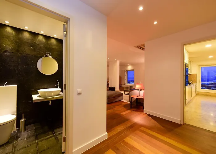 Chiado - Lounge ליסבון